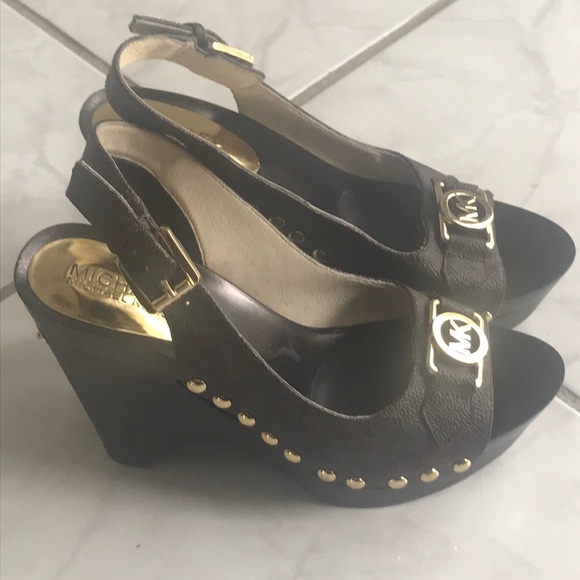 MK’s Charm Sling Size 7 - Picture 1 of 2